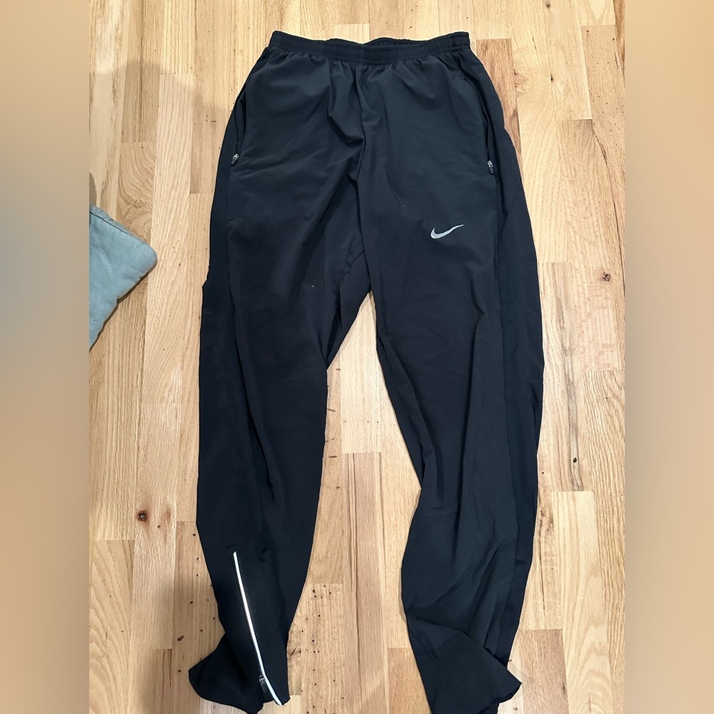 Black Nike men’s workout pants
